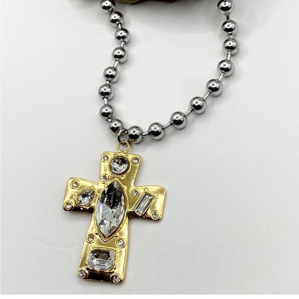 NEW Gold Rhinestone Cross & Silver Bead Necklace - Picture 2 of 12